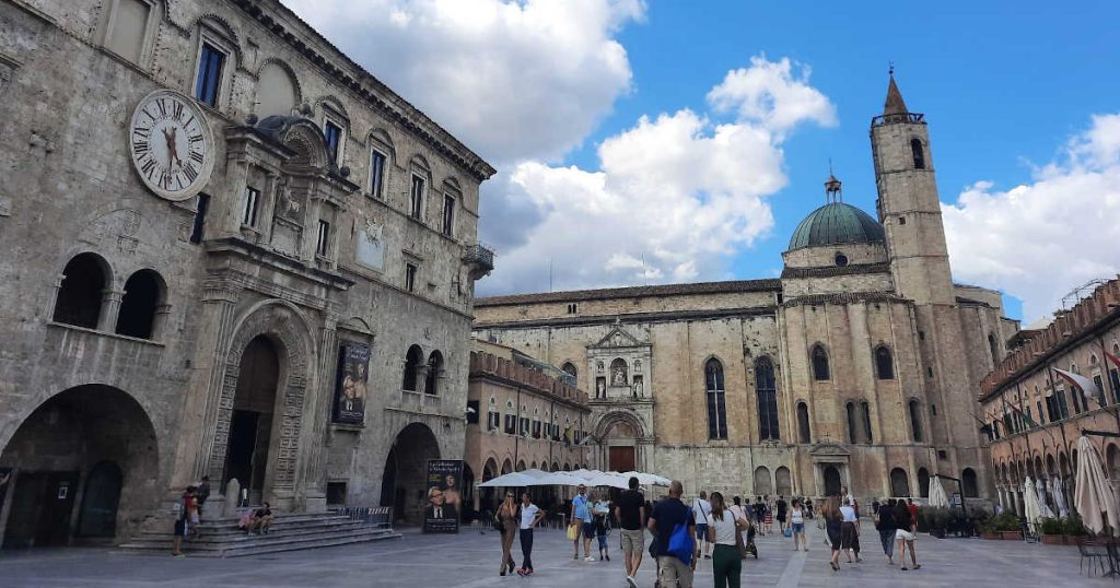 Ascoli Piceno, piazza del Popolo